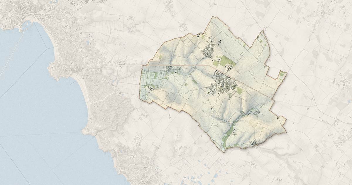 Portrait cartographique de Semussac : relief, eau, forêts, bâti et voies, calculés à partir des données de l'IGN