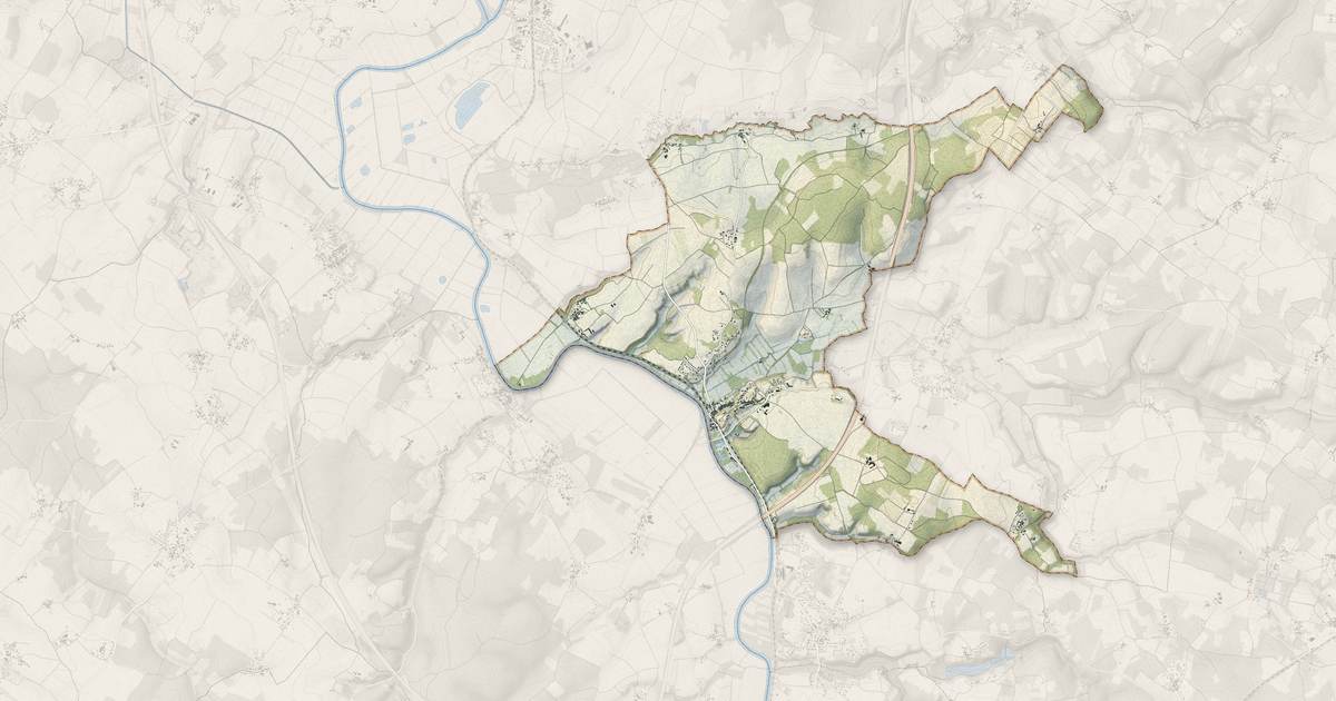 Portrait cartographique de Taillebourg : relief, eau, forêts, bâti et voies, calculés à partir des données de l'IGN