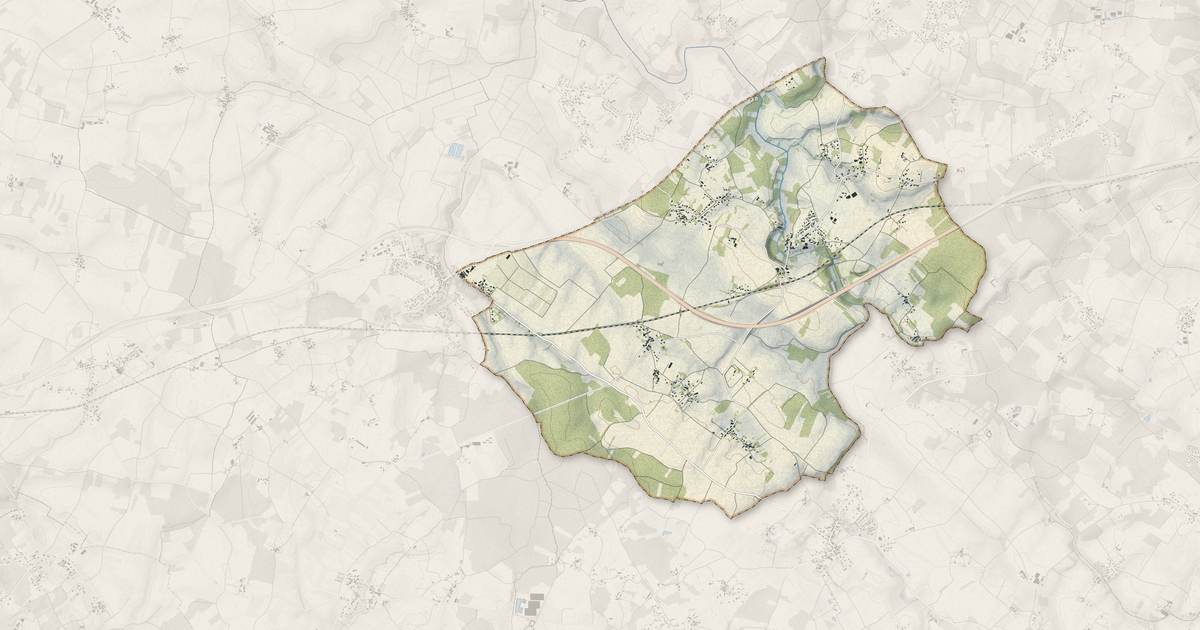 Portrait cartographique de Varzay : relief, eau, forêts, bâti et voies, calculés à partir des données de l'IGN