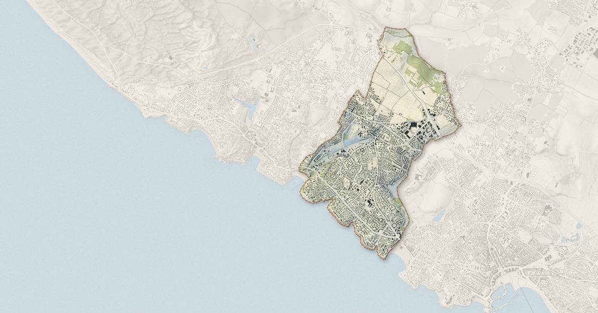 Portrait cartographique de Vaux-sur-Mer : relief, eau, forêts, bâti et voies, calculés à partir des données de l'IGN