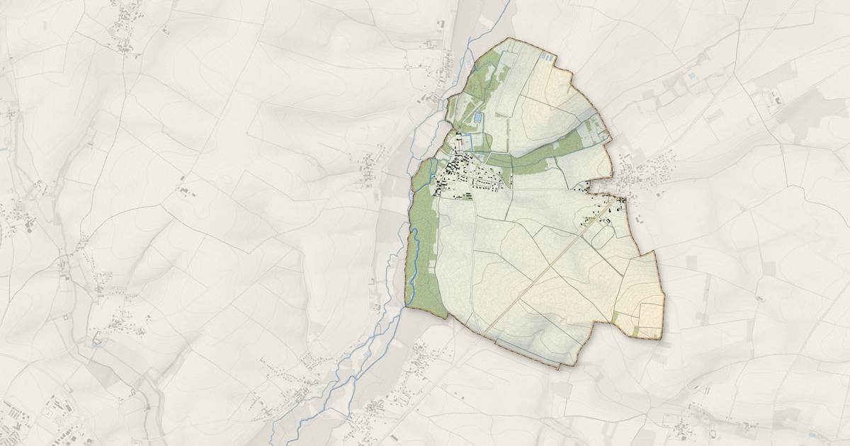 Portrait cartographique de Vervant : relief, eau, forêts, bâti et voies, calculés à partir des données de l'IGN