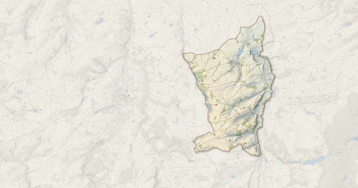 Portrait cartographique de Ardenais : relief, eau, forêts, bâti et voies, calculés à partir des données de l'IGN