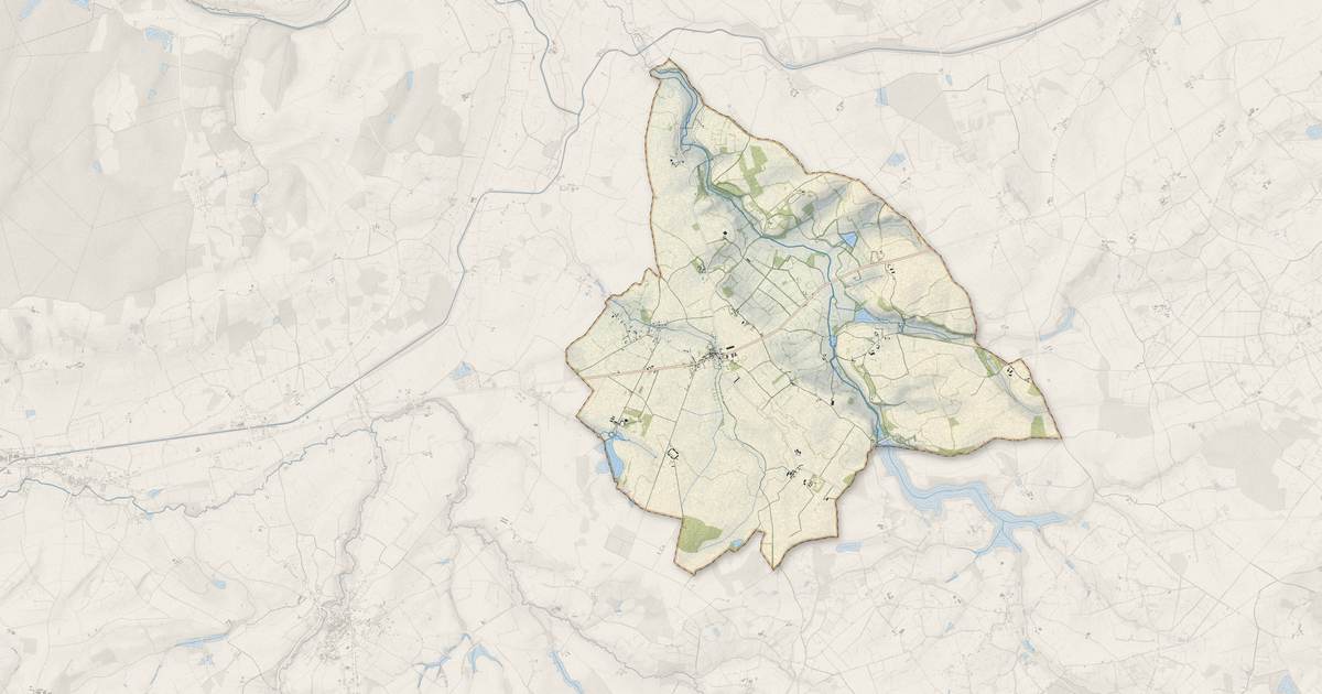 Portrait cartographique de Bessais-le-Fromental : relief, eau, forêts, bâti et voies, calculés à partir des données de l'IGN