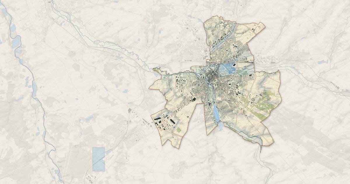 Portrait cartographique de Bourges : relief, eau, forêts, bâti et voies, calculés à partir des données de l'IGN