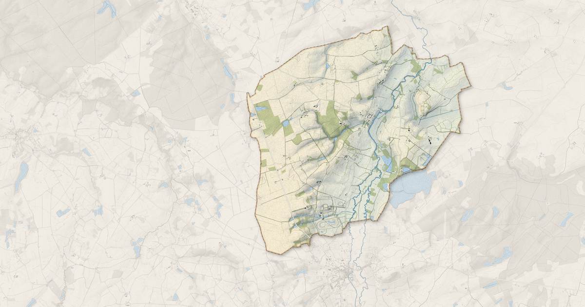 Portrait cartographique de La Celle-Condé : relief, eau, forêts, bâti et voies, calculés à partir des données de l'IGN