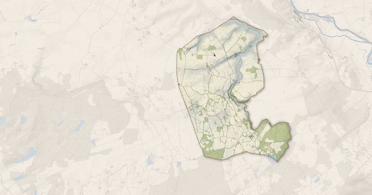 Portrait cartographique de Chambon : relief, eau, forêts, bâti et voies, calculés à partir des données de l'IGN