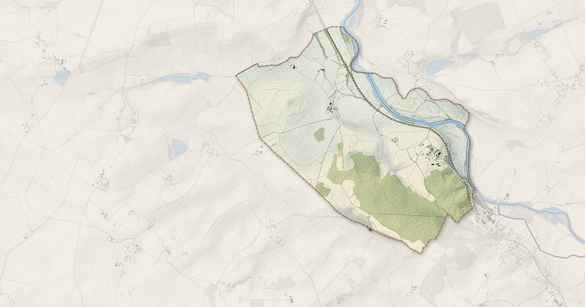 Portrait cartographique de Crézançay-sur-Cher : relief, eau, forêts, bâti et voies, calculés à partir des données de l'IGN