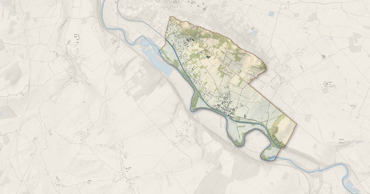Portrait cartographique de Drevant : relief, eau, forêts, bâti et voies, calculés à partir des données de l'IGN