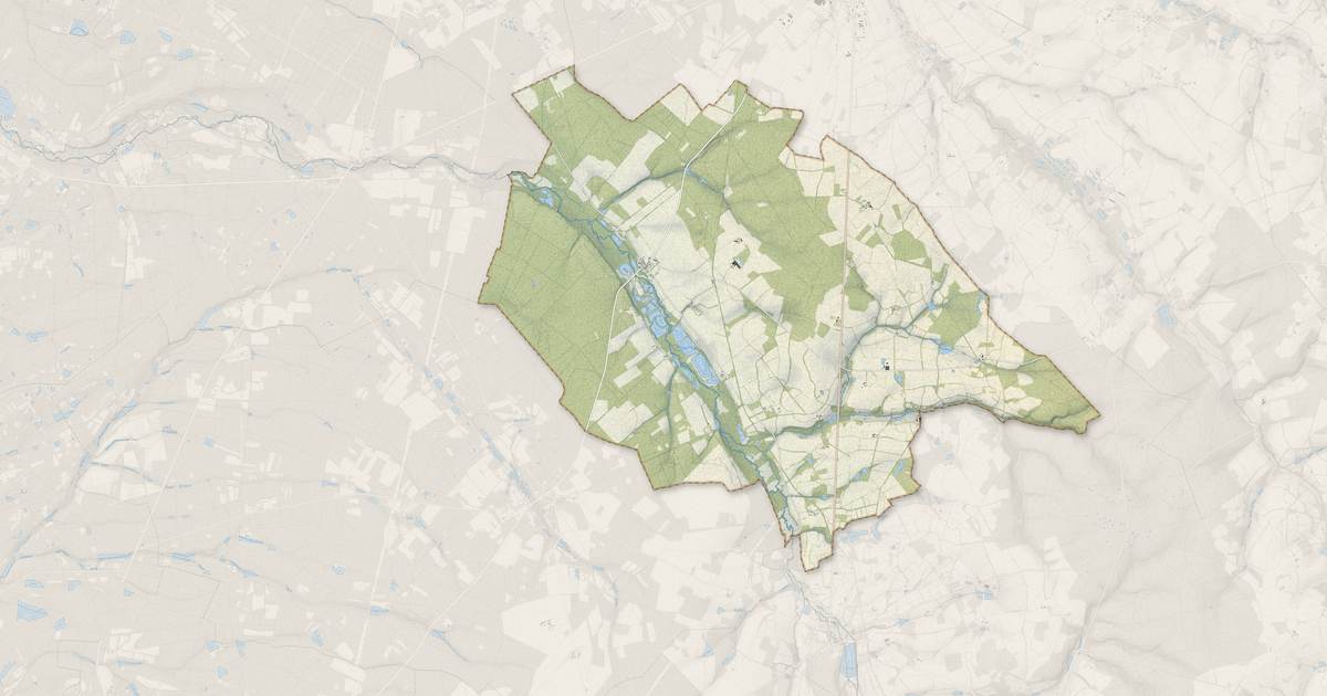 Portrait cartographique de Ennordres : relief, eau, forêts, bâti et voies, calculés à partir des données de l'IGN