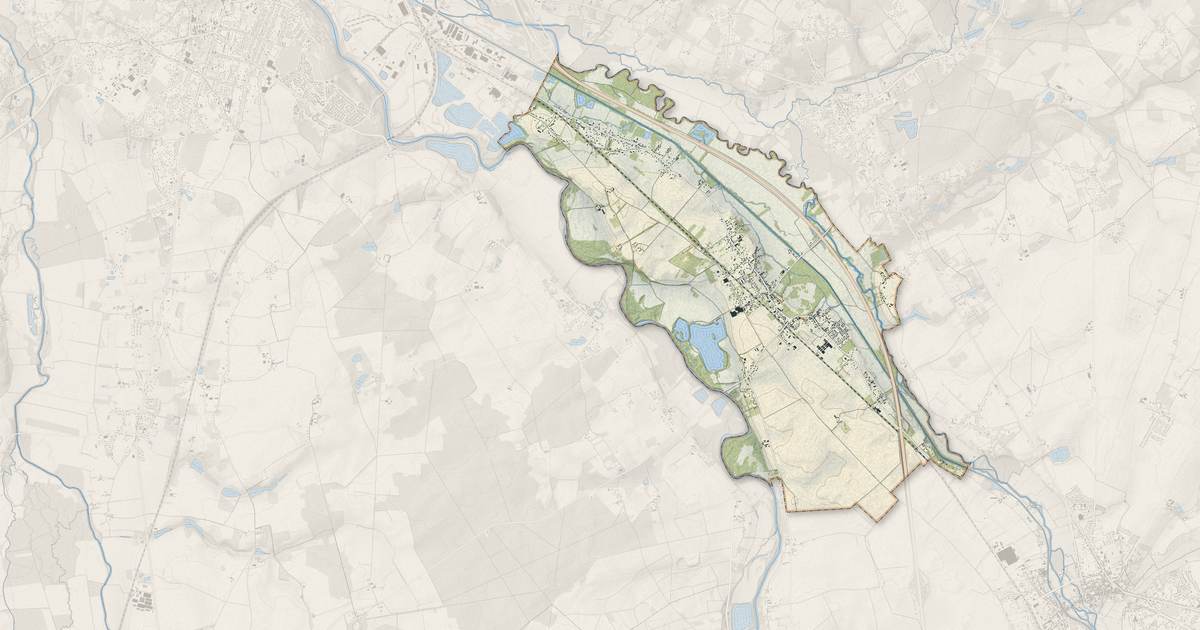 Portrait cartographique de Foëcy : relief, eau, forêts, bâti et voies, calculés à partir des données de l'IGN