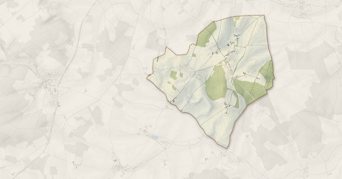 Portrait cartographique de Gardefort : relief, eau, forêts, bâti et voies, calculés à partir des données de l'IGN