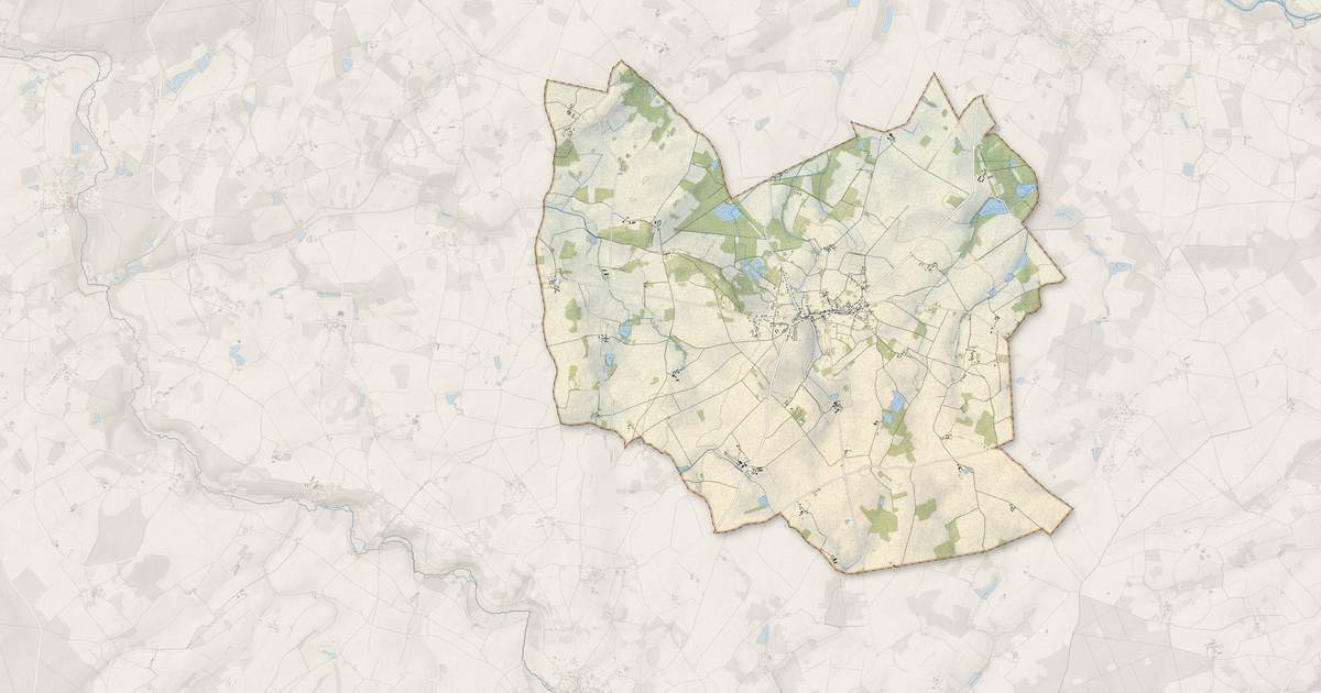 Portrait cartographique de Genouilly : relief, eau, forêts, bâti et voies, calculés à partir des données de l'IGN