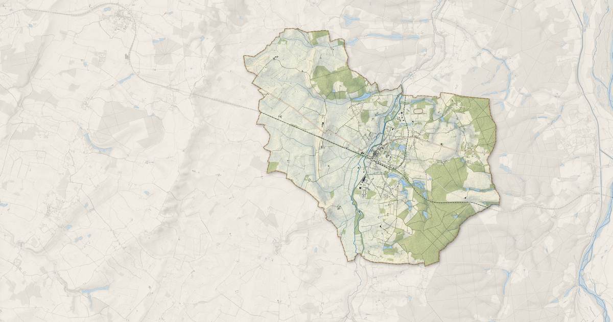 Portrait cartographique de La Guerche-sur-l'Aubois : relief, eau, forêts, bâti et voies, calculés à partir des données de l'IGN