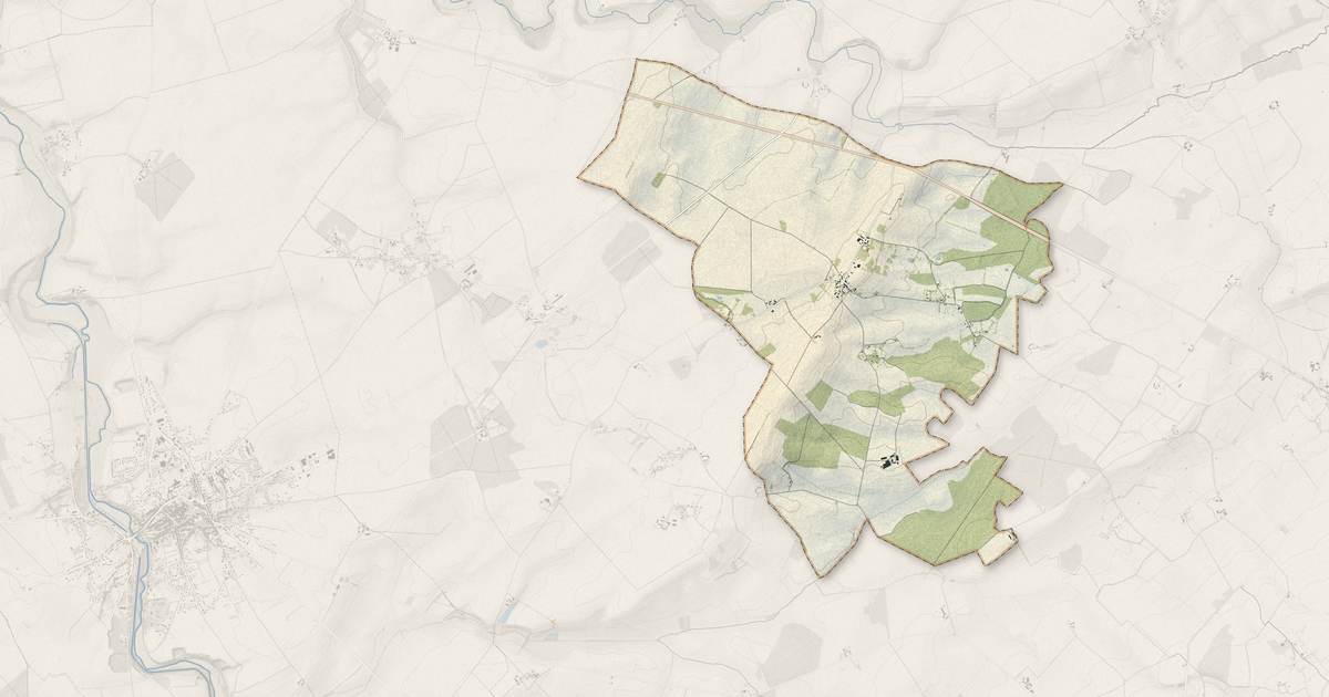 Portrait cartographique de Lantan : relief, eau, forêts, bâti et voies, calculés à partir des données de l'IGN
