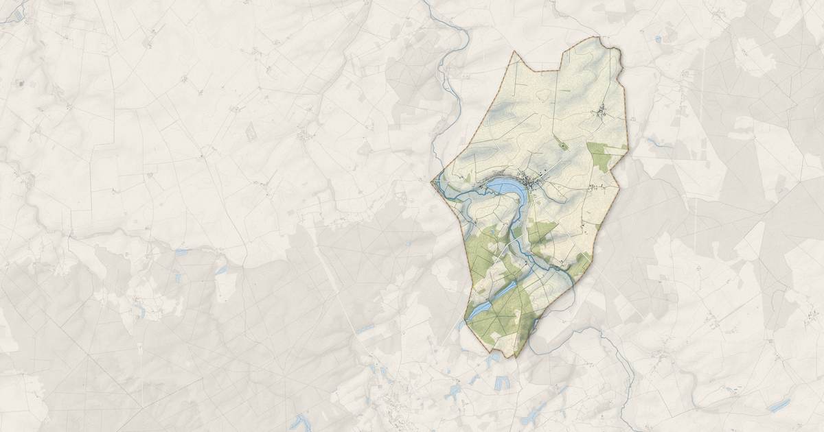 Portrait cartographique de Mareuil-sur-Arnon : relief, eau, forêts, bâti et voies, calculés à partir des données de l'IGN