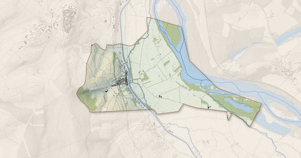 Portrait cartographique de Ménétréol-sous-Sancerre : relief, eau, forêts, bâti et voies, calculés à partir des données de l'IGN