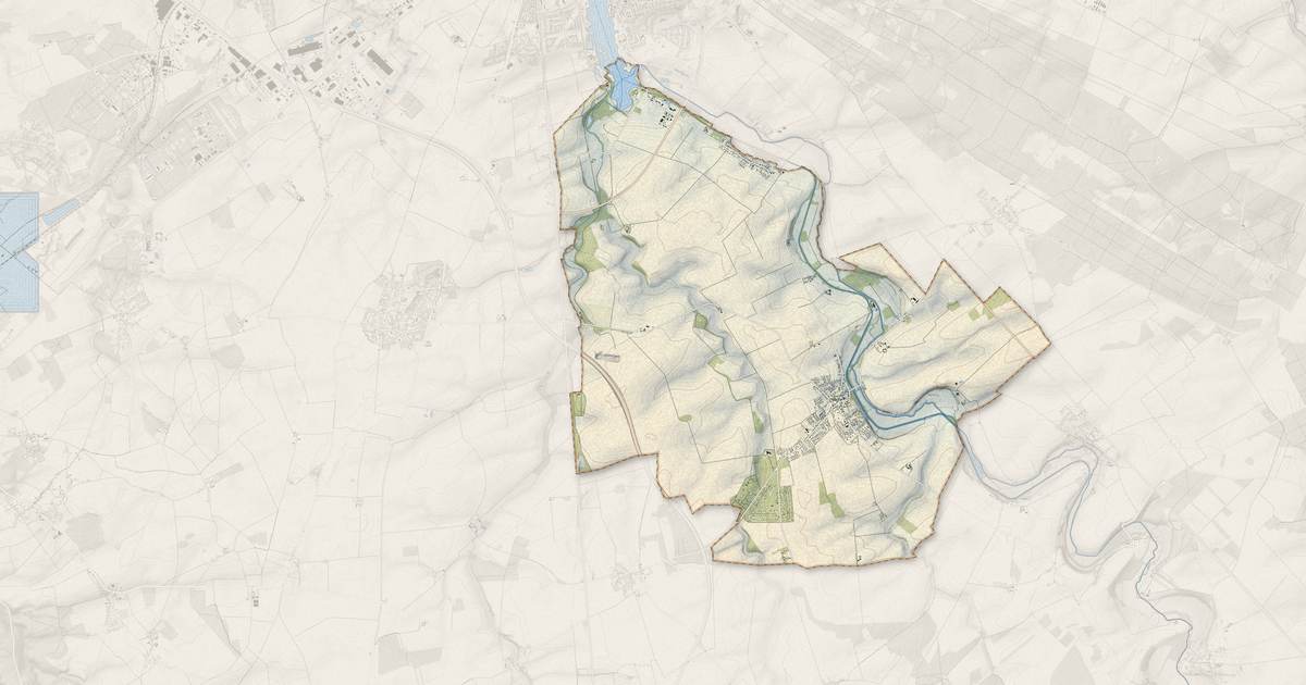 Portrait cartographique de Plaimpied-Givaudins : relief, eau, forêts, bâti et voies, calculés à partir des données de l'IGN