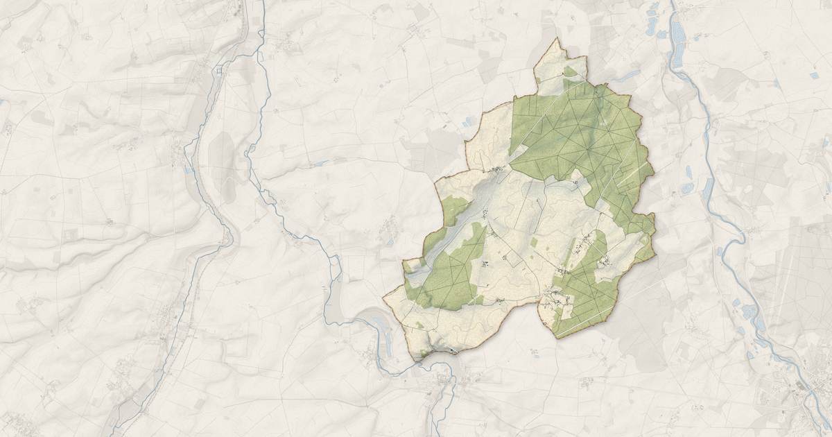Portrait cartographique de Plou : relief, eau, forêts, bâti et voies, calculés à partir des données de l'IGN