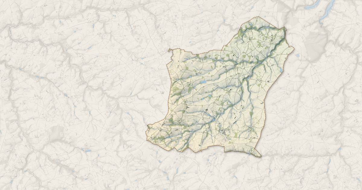 Portrait cartographique de Préveranges : relief, eau, forêts, bâti et voies, calculés à partir des données de l'IGN