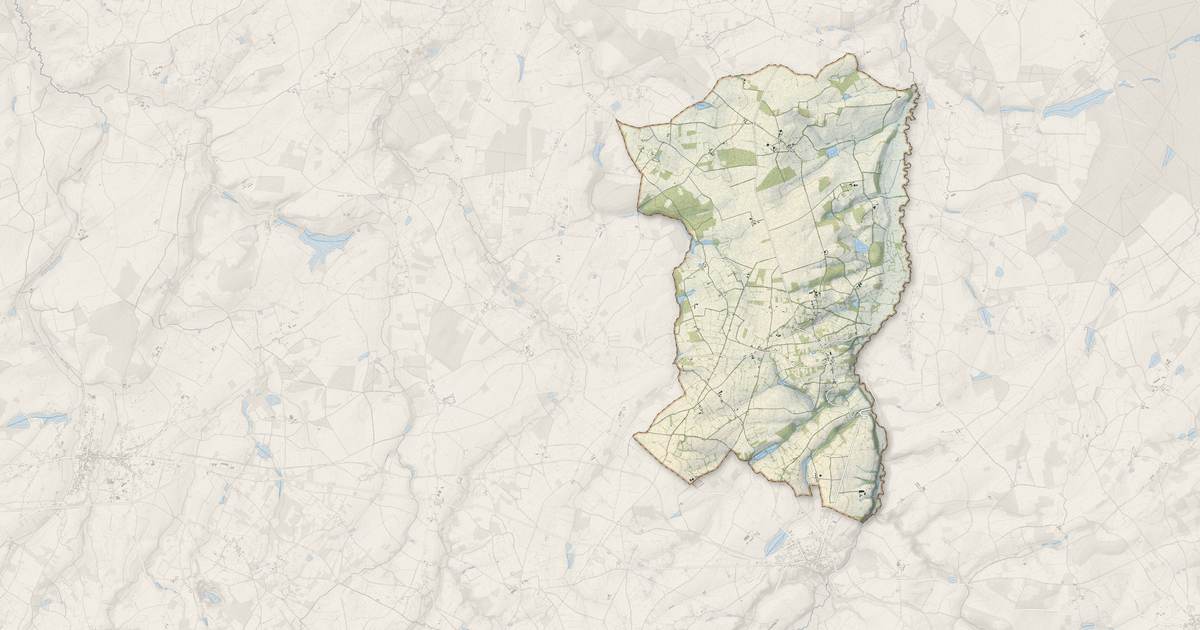 Portrait cartographique de Reigny : relief, eau, forêts, bâti et voies, calculés à partir des données de l'IGN