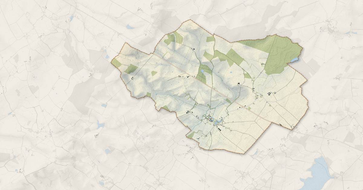 Portrait cartographique de Sagonne : relief, eau, forêts, bâti et voies, calculés à partir des données de l'IGN