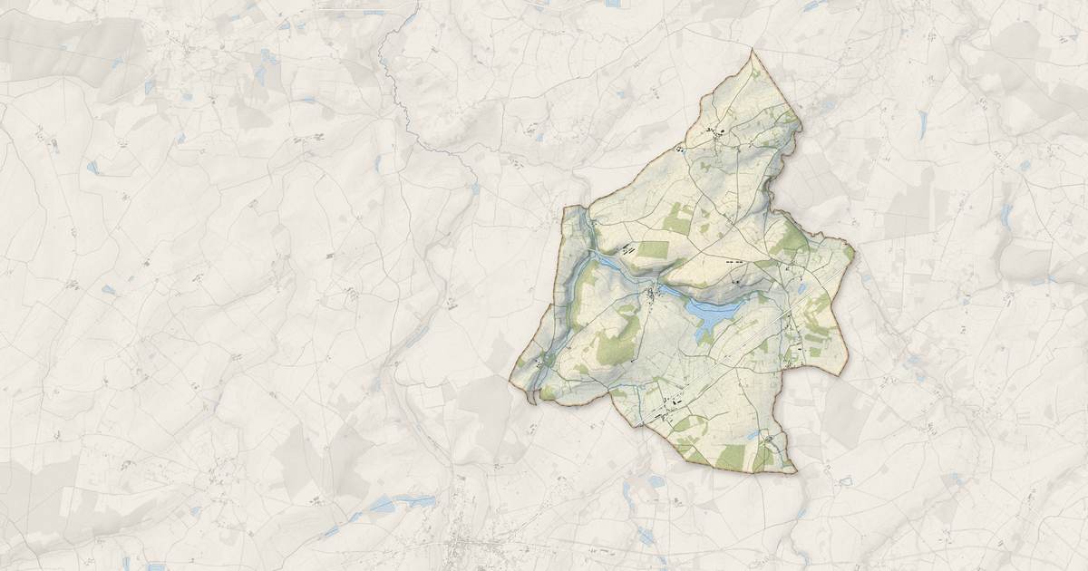 Portrait cartographique de Saint-Jeanvrin : relief, eau, forêts, bâti et voies, calculés à partir des données de l'IGN