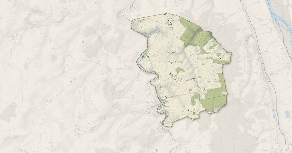 Portrait cartographique de Saint-Martin-des-Champs : relief, eau, forêts, bâti et voies, calculés à partir des données de l'IGN