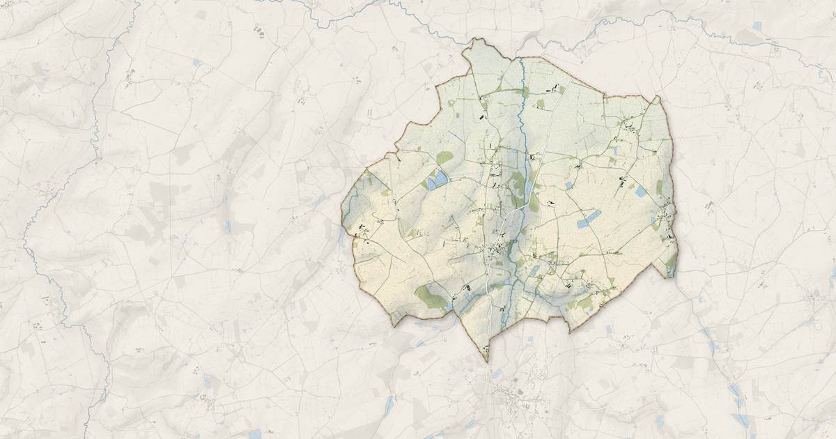 Portrait cartographique de Saint-Pierre-les-Bois : relief, eau, forêts, bâti et voies, calculés à partir des données de l'IGN