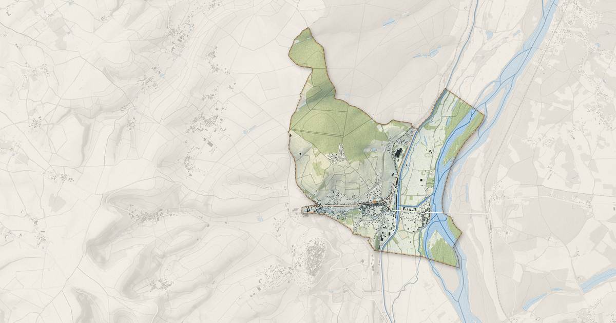 Portrait cartographique de Saint-Satur : relief, eau, forêts, bâti et voies, calculés à partir des données de l'IGN