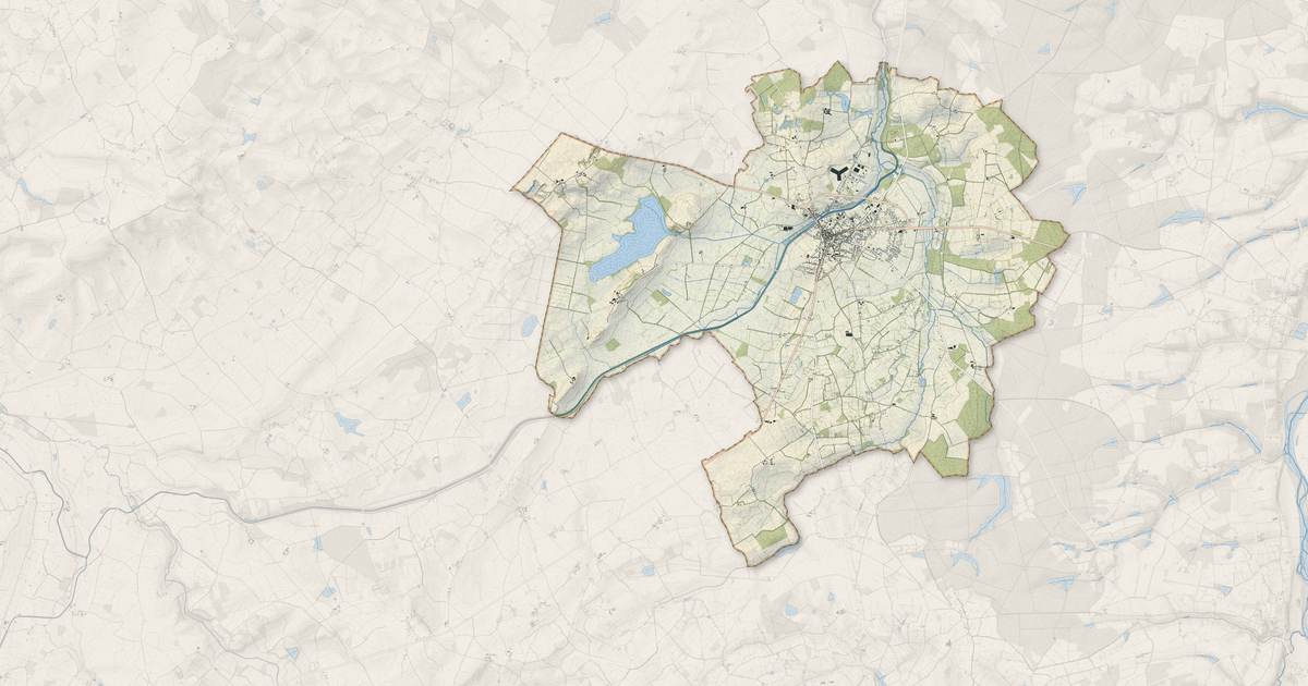 Portrait cartographique de Sancoins : relief, eau, forêts, bâti et voies, calculés à partir des données de l'IGN
