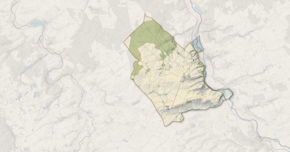 Portrait cartographique de Venesmes : relief, eau, forêts, bâti et voies, calculés à partir des données de l'IGN
