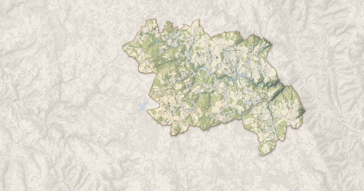 Portrait cartographique de Albussac : relief, eau, forêts, bâti et voies, calculés à partir des données de l'IGN