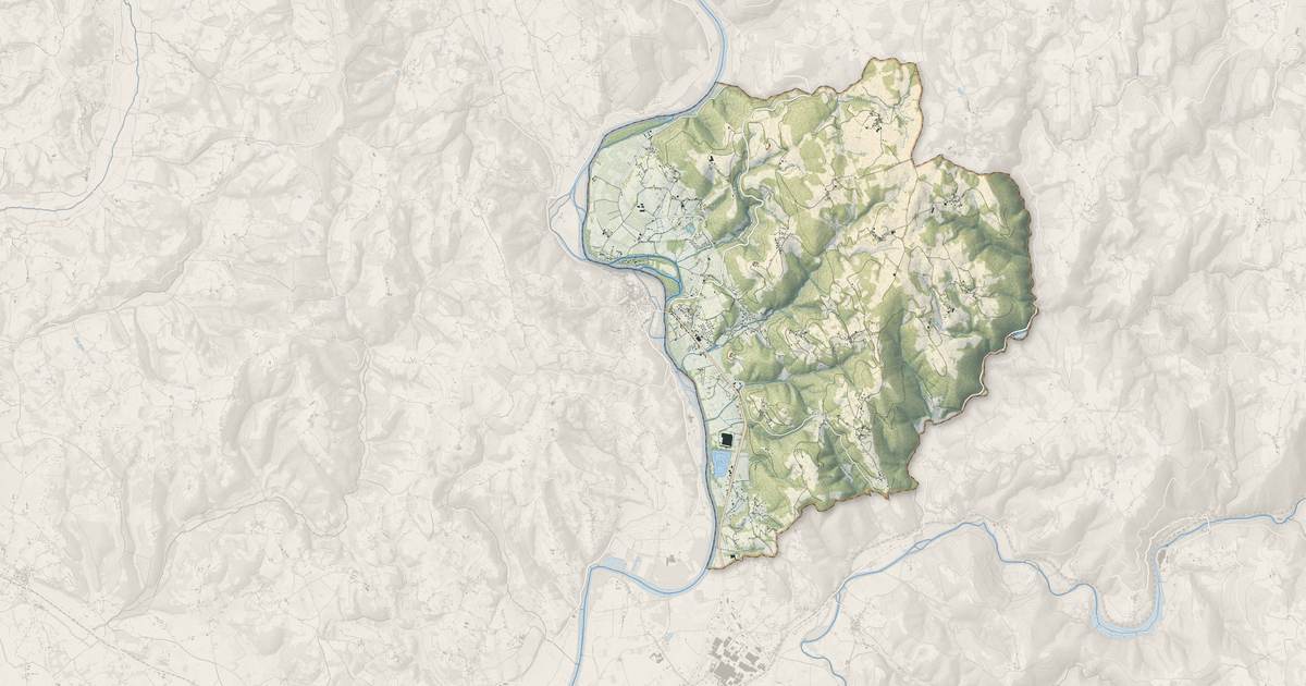 Portrait cartographique de Altillac : relief, eau, forêts, bâti et voies, calculés à partir des données de l'IGN