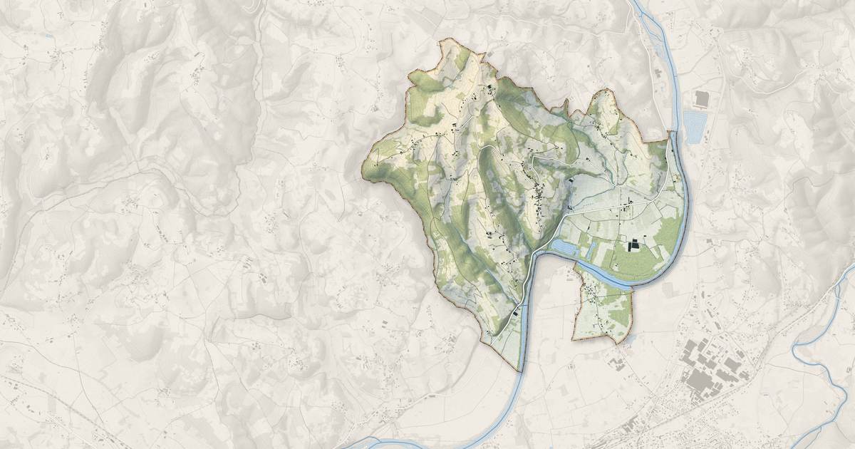 Portrait cartographique de Astaillac : relief, eau, forêts, bâti et voies, calculés à partir des données de l'IGN