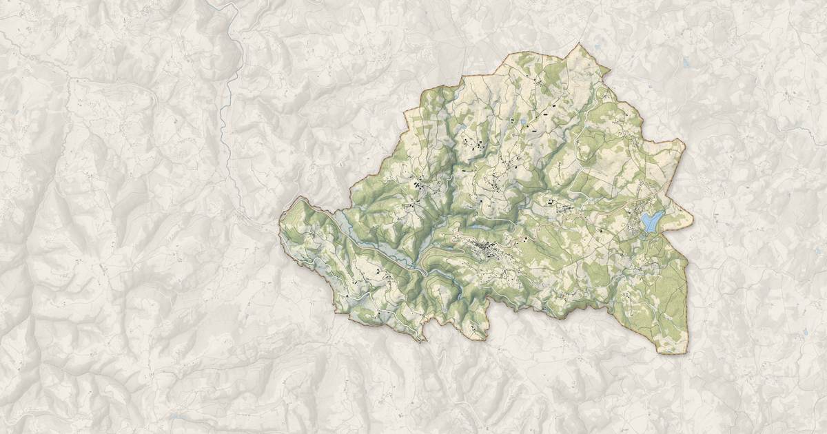 Portrait cartographique de Beynat : relief, eau, forêts, bâti et voies, calculés à partir des données de l'IGN