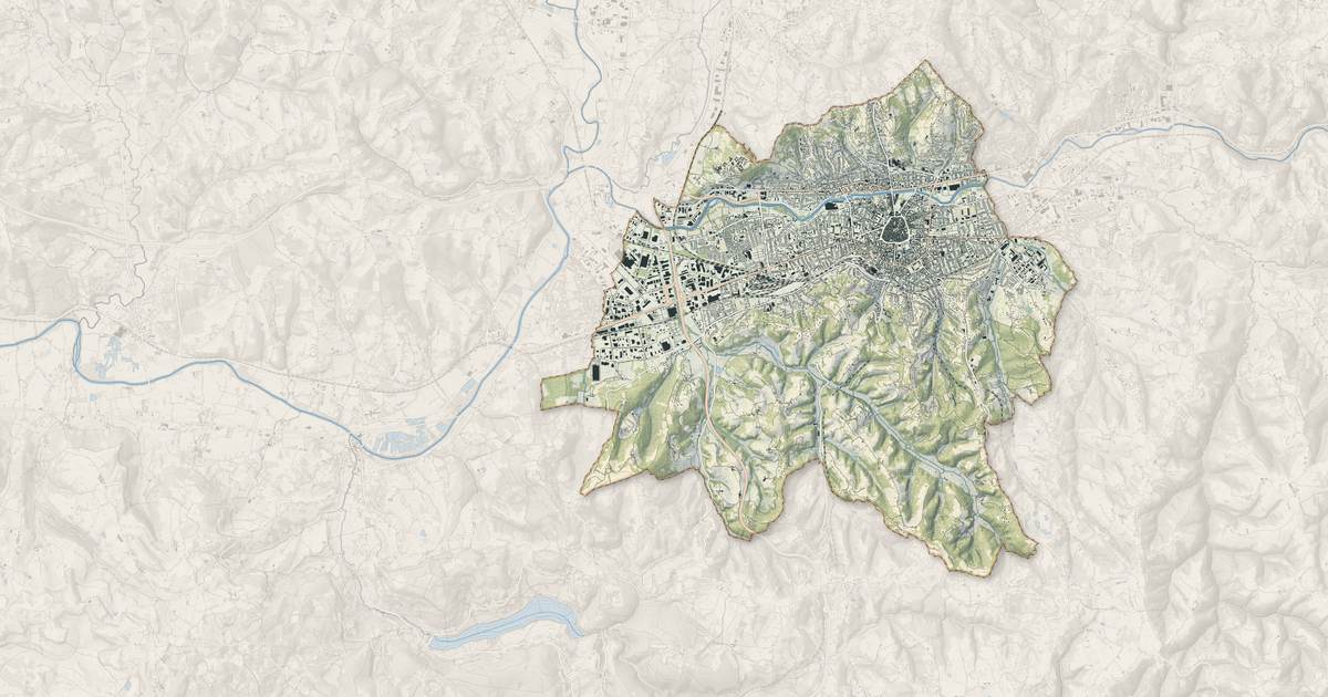 Portrait cartographique de Brive-la-Gaillarde : relief, eau, forêts, bâti et voies, calculés à partir des données de l'IGN