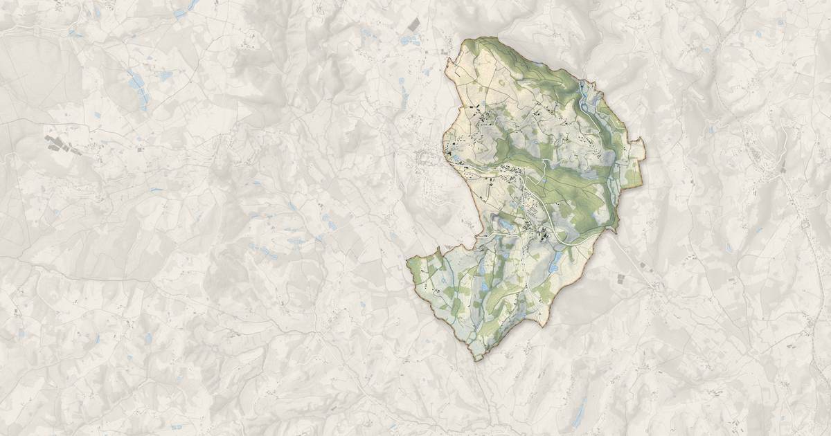 Portrait cartographique de Chabrignac : relief, eau, forêts, bâti et voies, calculés à partir des données de l'IGN