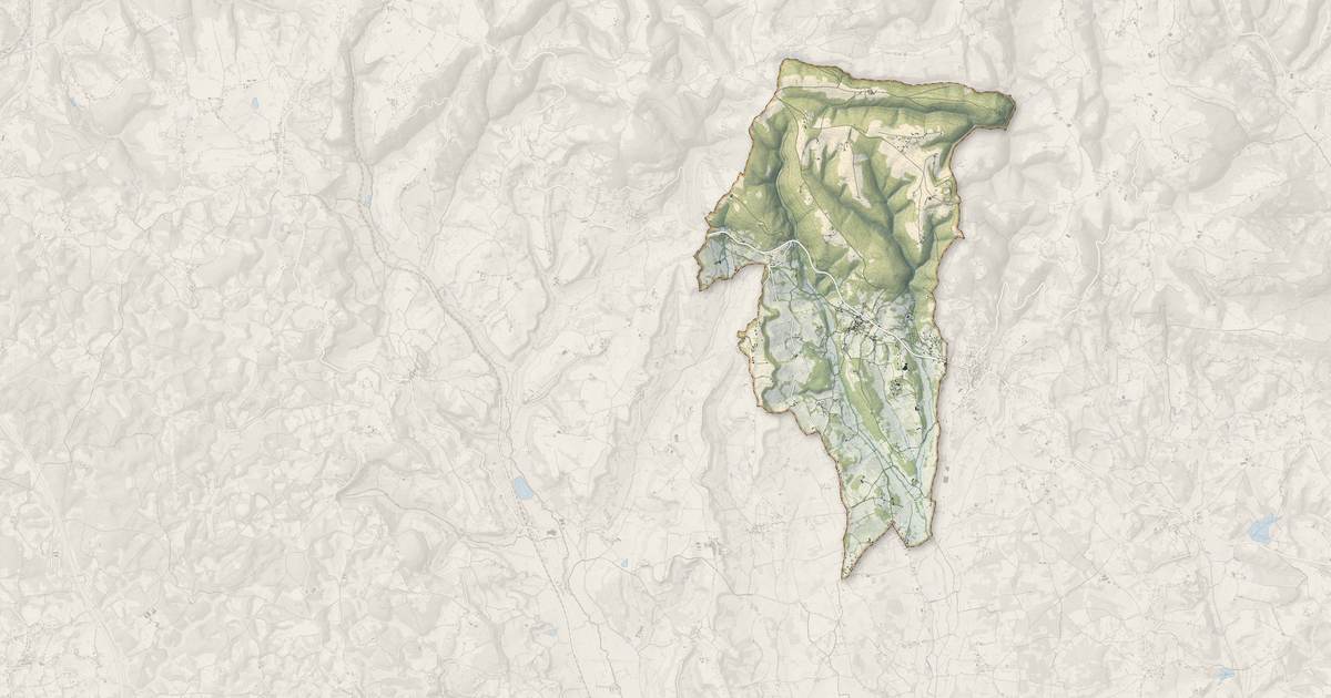 Portrait cartographique de Collonges-la-Rouge : relief, eau, forêts, bâti et voies, calculés à partir des données de l'IGN