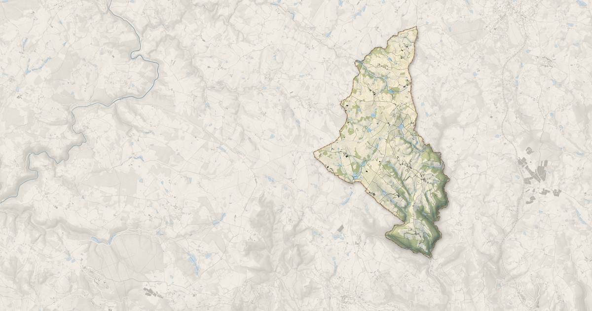 Portrait cartographique de Concèze : relief, eau, forêts, bâti et voies, calculés à partir des données de l'IGN