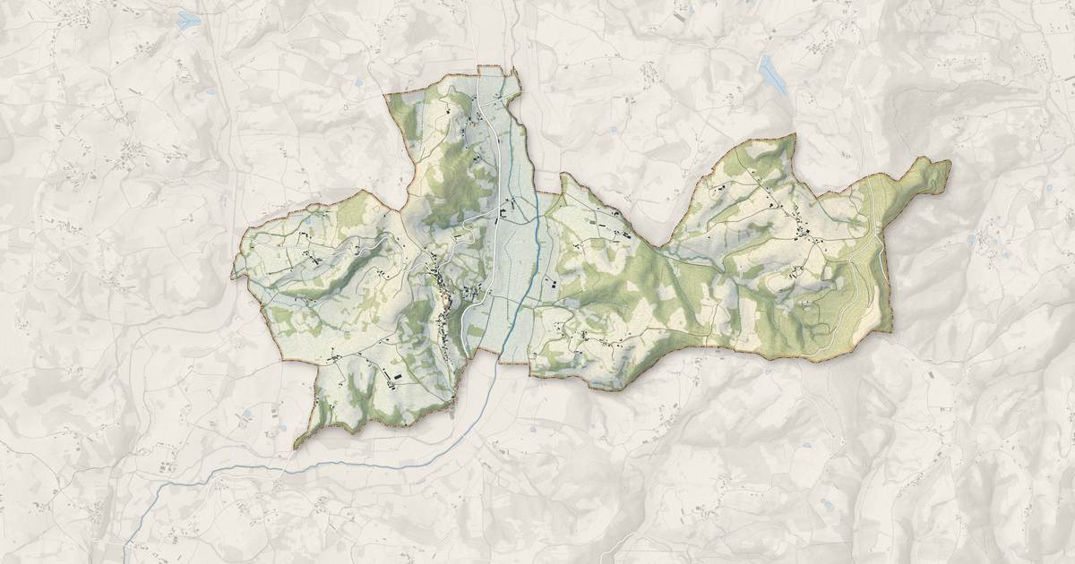 Portrait cartographique de Curemonte : relief, eau, forêts, bâti et voies, calculés à partir des données de l'IGN