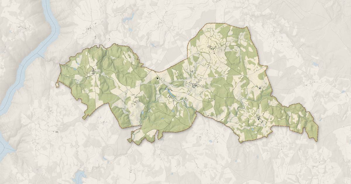 Portrait cartographique de Darazac : relief, eau, forêts, bâti et voies, calculés à partir des données de l'IGN