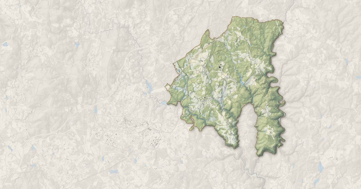 Portrait cartographique de Darnets : relief, eau, forêts, bâti et voies, calculés à partir des données de l'IGN