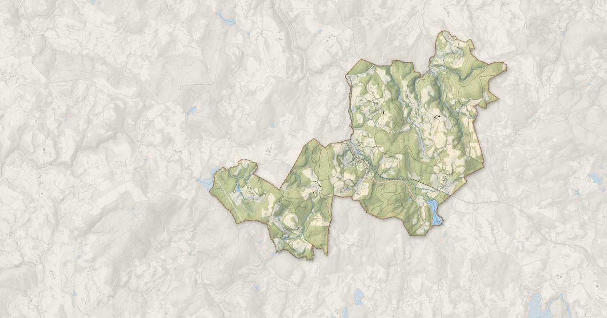 Portrait cartographique de Lacelle : relief, eau, forêts, bâti et voies, calculés à partir des données de l'IGN