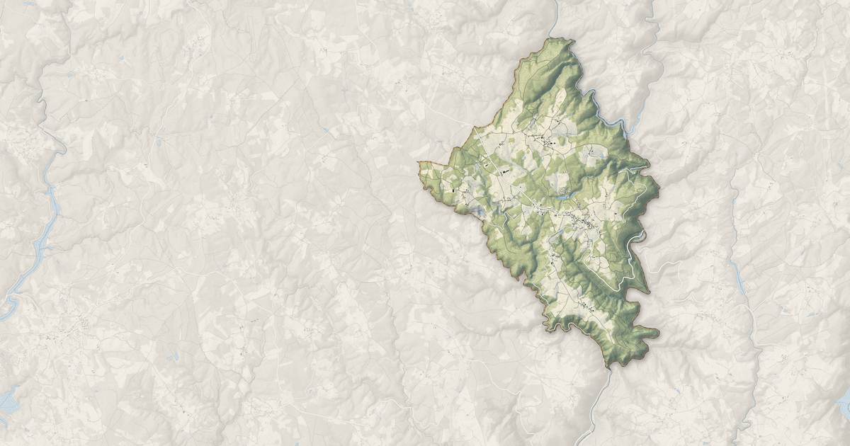 Portrait cartographique de Lapleau : relief, eau, forêts, bâti et voies, calculés à partir des données de l'IGN