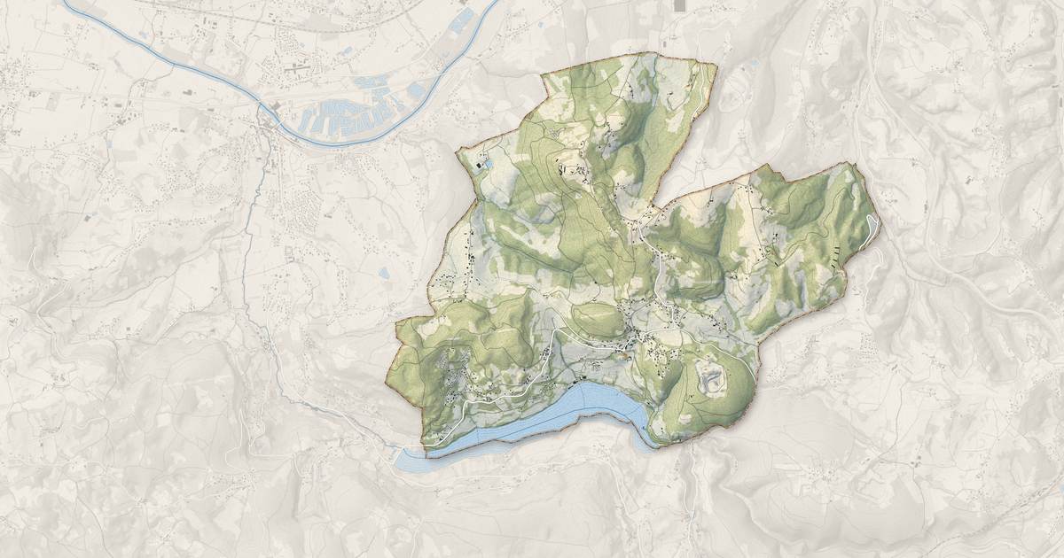 Portrait cartographique de Lissac-sur-Couze : relief, eau, forêts, bâti et voies, calculés à partir des données de l'IGN