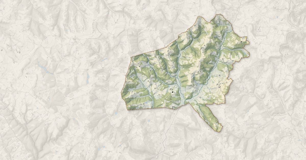 Portrait cartographique de Louignac : relief, eau, forêts, bâti et voies, calculés à partir des données de l'IGN
