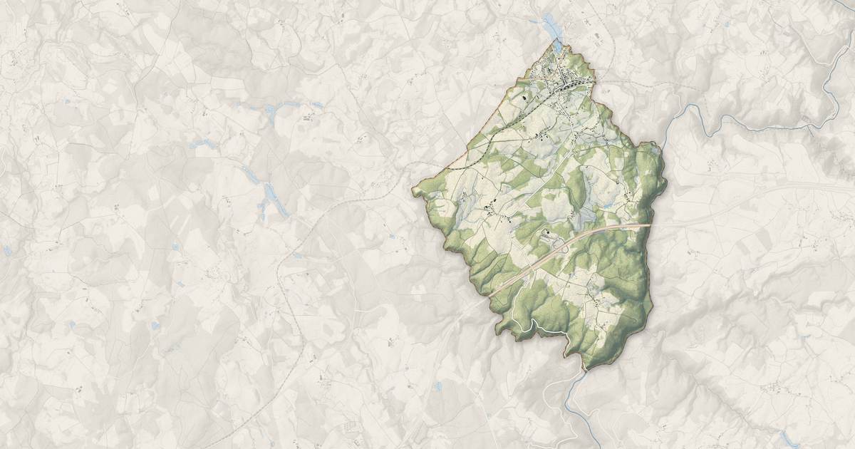Portrait cartographique de Merlines : relief, eau, forêts, bâti et voies, calculés à partir des données de l'IGN