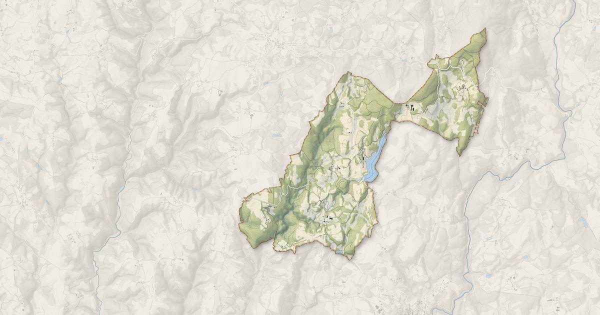 Portrait cartographique de Meyrignac-l'Église : relief, eau, forêts, bâti et voies, calculés à partir des données de l'IGN