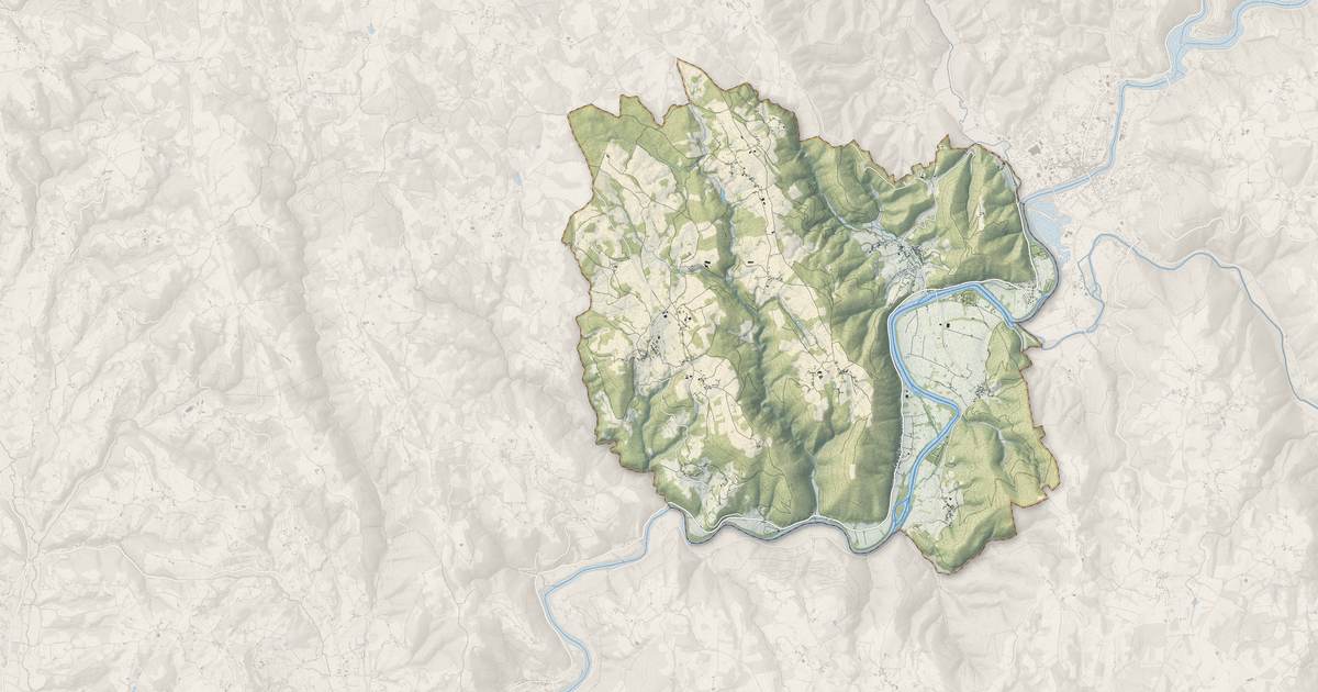 Portrait cartographique de Monceaux-sur-Dordogne : relief, eau, forêts, bâti et voies, calculés à partir des données de l'IGN