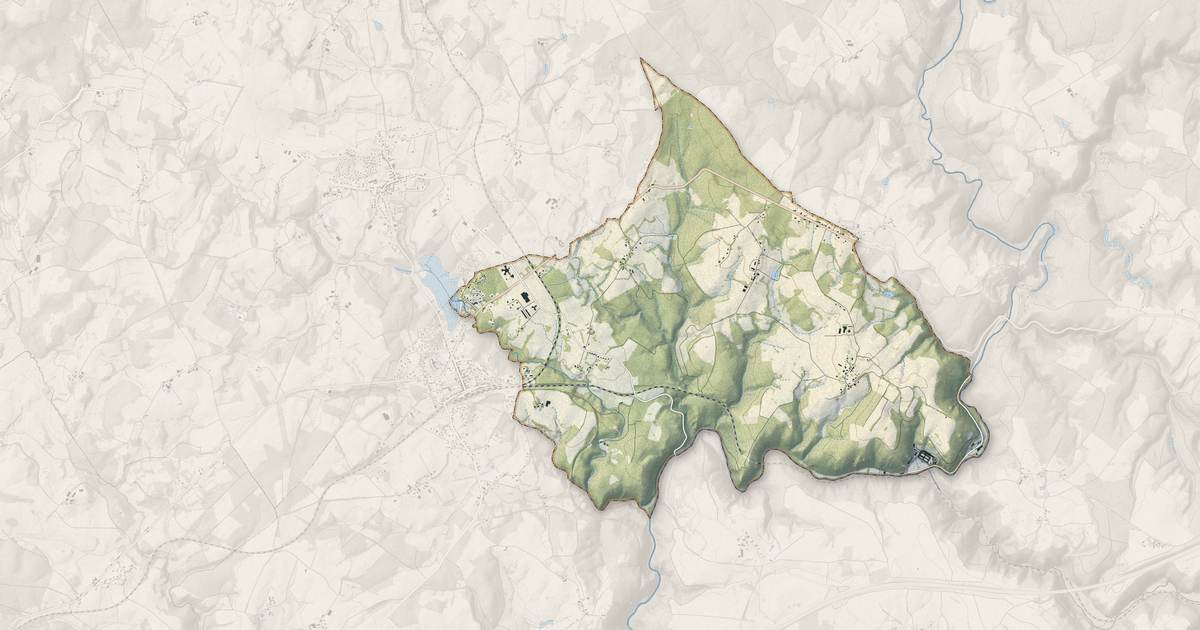 Portrait cartographique de Monestier-Merlines : relief, eau, forêts, bâti et voies, calculés à partir des données de l'IGN